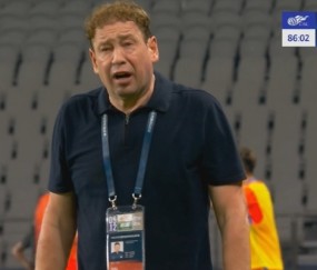 开云体育全站app下载安装-都快哭了！申花后场送大礼被扳平，斯卢茨基面色赤红痛苦万分