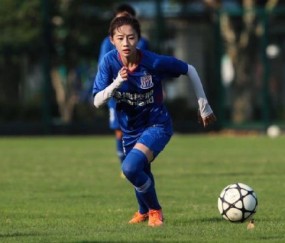 开云体育全站app下载安装-18岁全运会绝杀走红 被评为最美女足球员如今退役