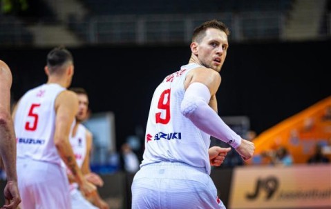 开云官方app下载-波尼特卡比三年前更成熟 波兰遥望欧锦赛八强